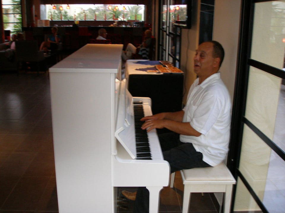 Piano bar TUI MAGIC LIFE Penelope Beach