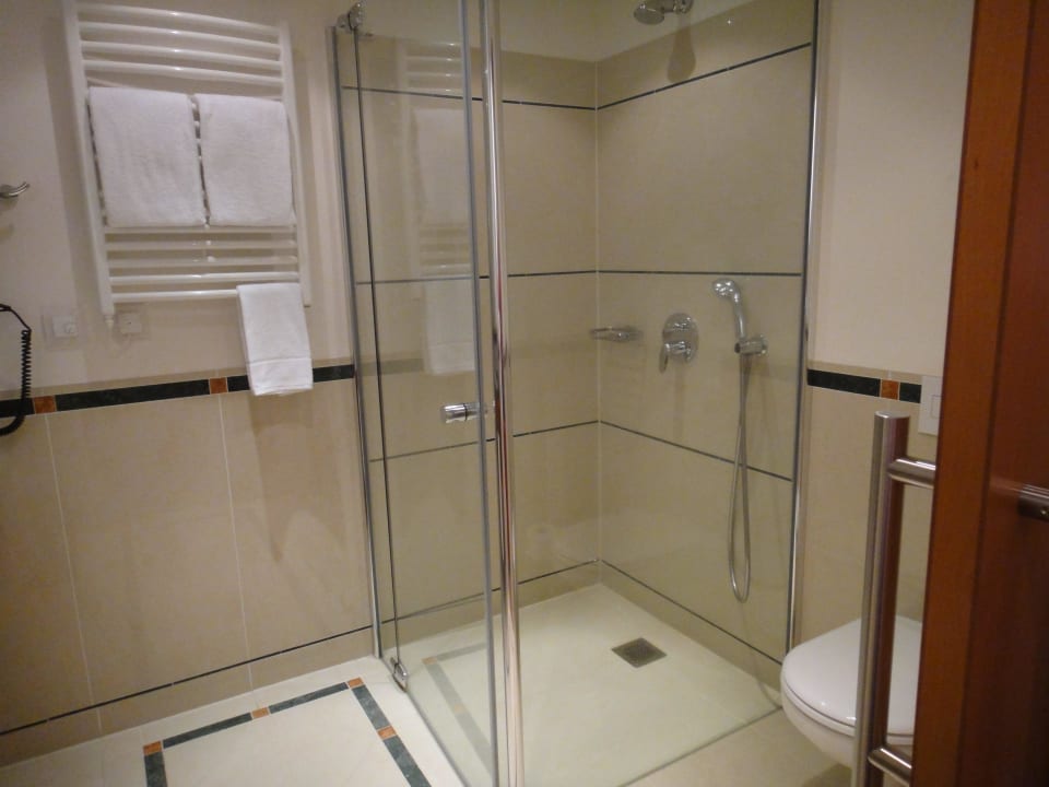 Tolle Dusche ATLANTIC Hotel Wilhelmshaven