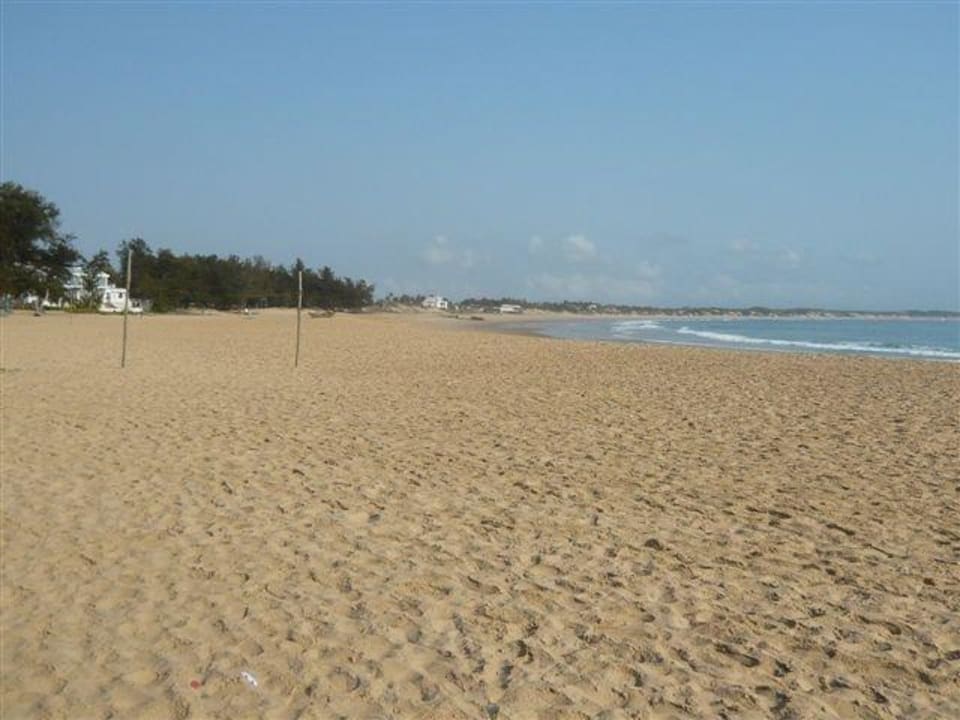 Strand in 50 m Entfernung Guesthouse Baia Sonâmbula
