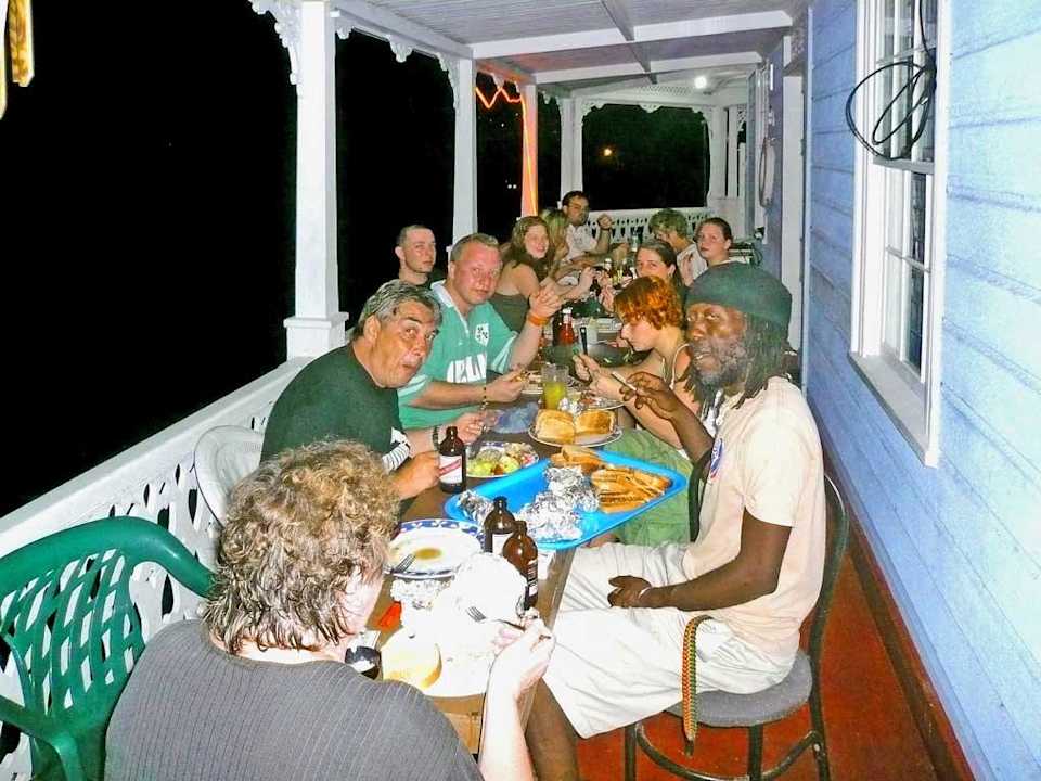BBQ auf engstem Raum Bread and Bed Oracabessa
