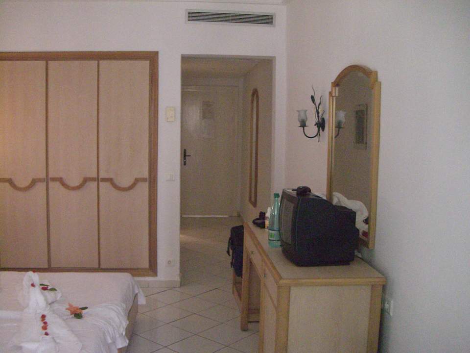 Das Zimmer vom Balkon aus Hotel Nesrine