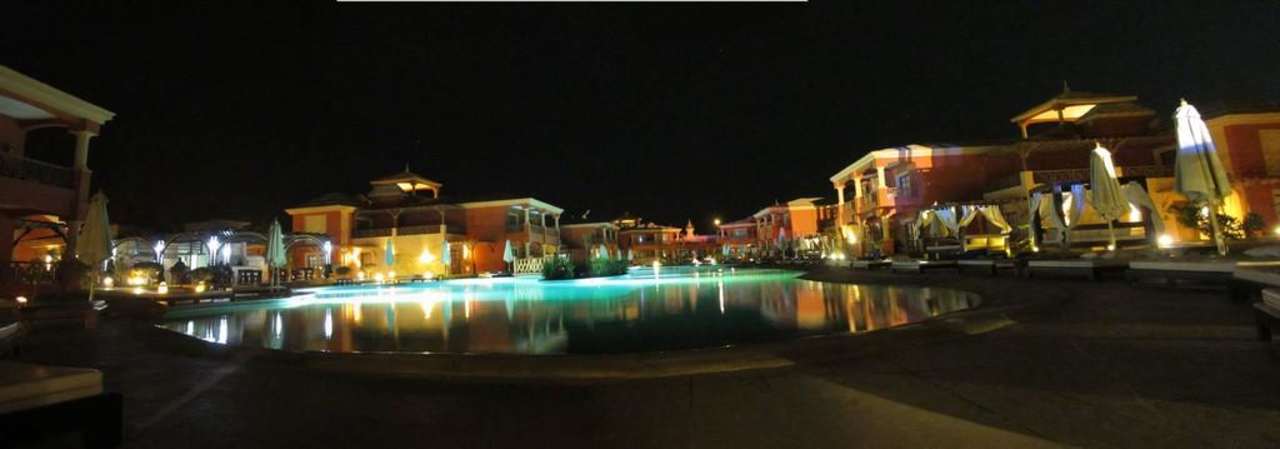 Pool bei Nacht Pickalbatros Alf Leila Wa Leila Resort - Neverland Hurghada