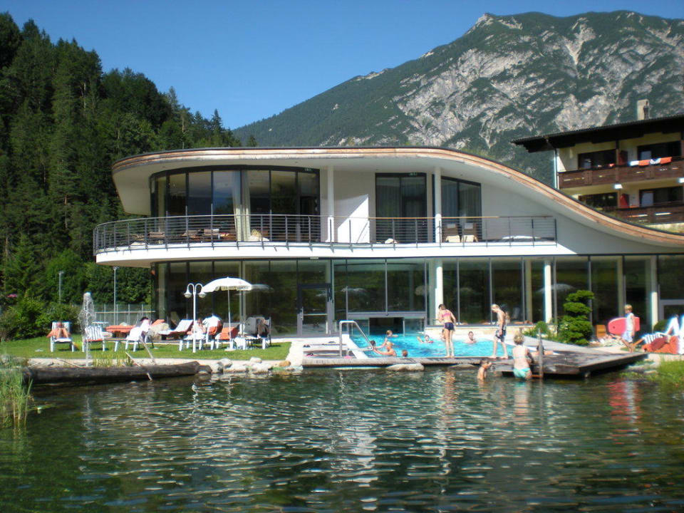 Hallenbad und Wellnessbereich Rieser Achensee Resort