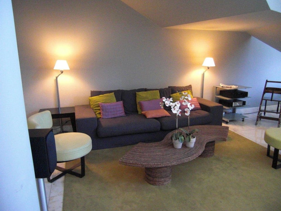 Kleine gemütliche Sitzecke bei der Bar Hotel Golden Residence