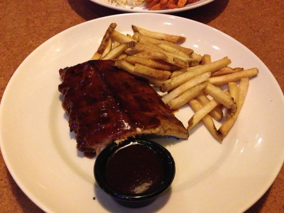 Holiday Inn Orlando across Universalstudio / TGIF Holiday Inn Hotel & Suites Across From Universal Orlando