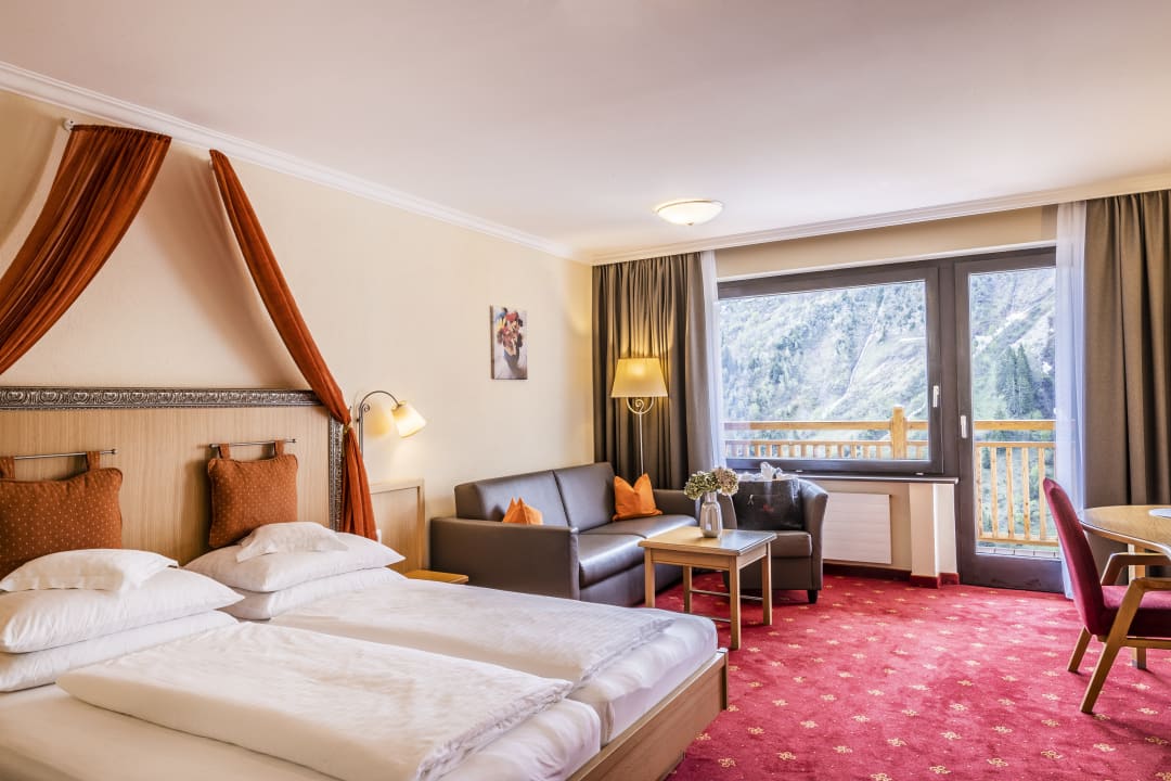 Zimmer Damülser Hof - Wellness & Spa