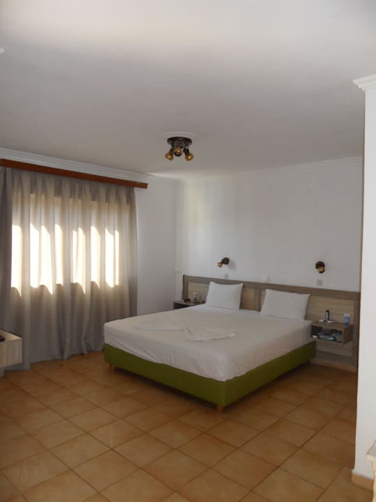 Kingsize Bett CORFU PELAGOS HOTEL