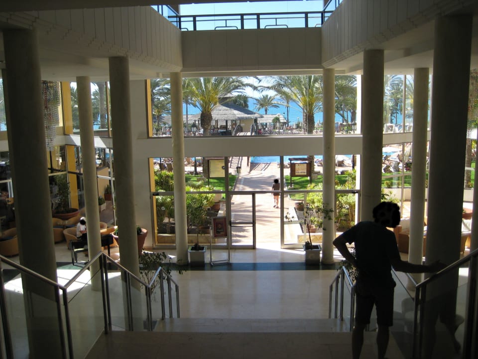 Weg von der Lobby zum Pool SBH Costa Calma Beach Resort