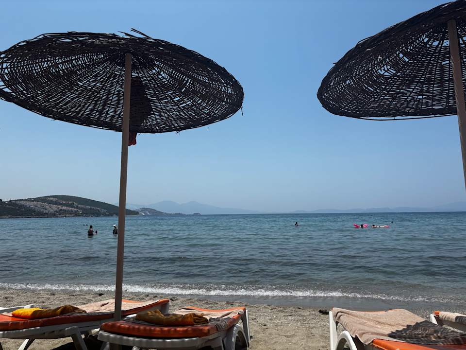 Strand Tusan Beach Resort