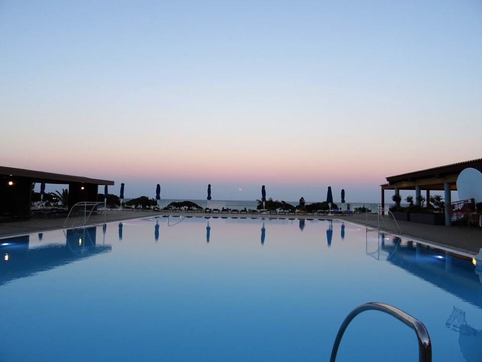 Pool Esperides Beach Resort