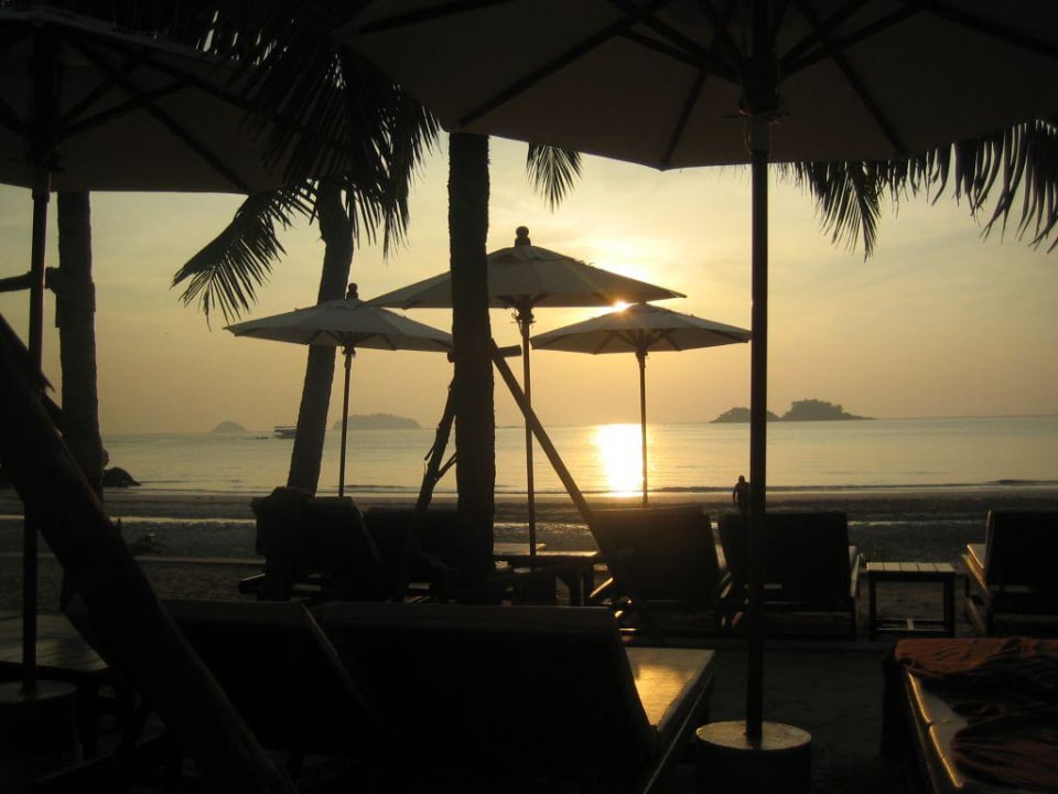 Sonnenuntergang am Strand Hotel The Dewa Koh Chang