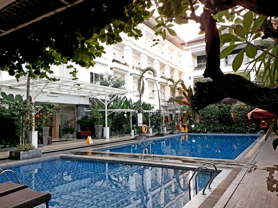 Pool Gallery Prawirotaman Hotel