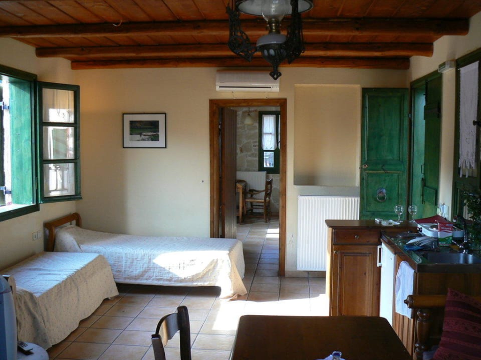 Wohnzimmer, vom Balkon aus gesehen Enagron Ecotourism Village