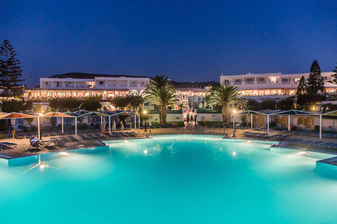 Pool bei Nacht Mitsis Selection Rinela