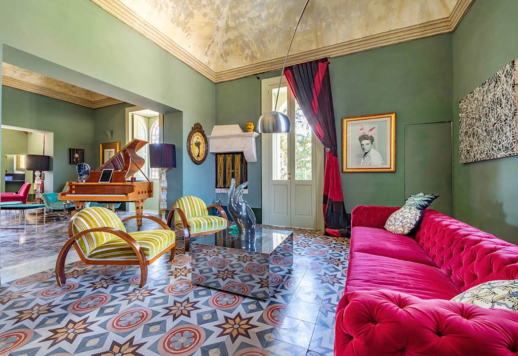 Lobby Castle Elvira - The Castle & The Cottage