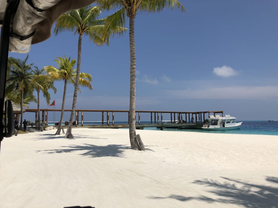 Strand Hurawalhi Island Resort Maldives