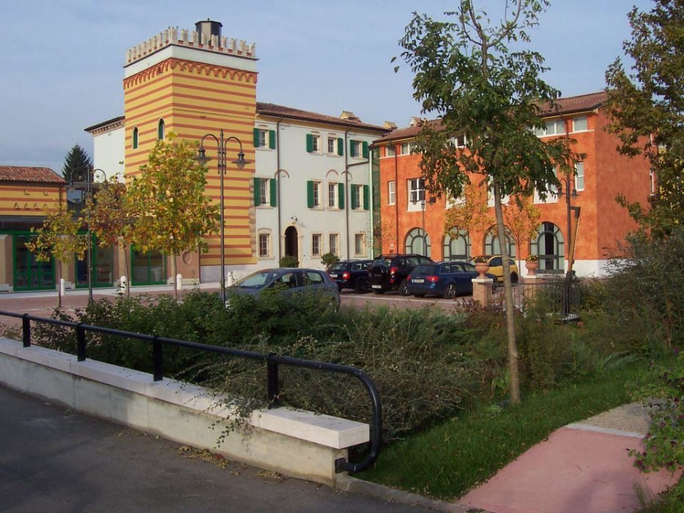 Hintere Eingangsbereich Hotel Villa Malaspina