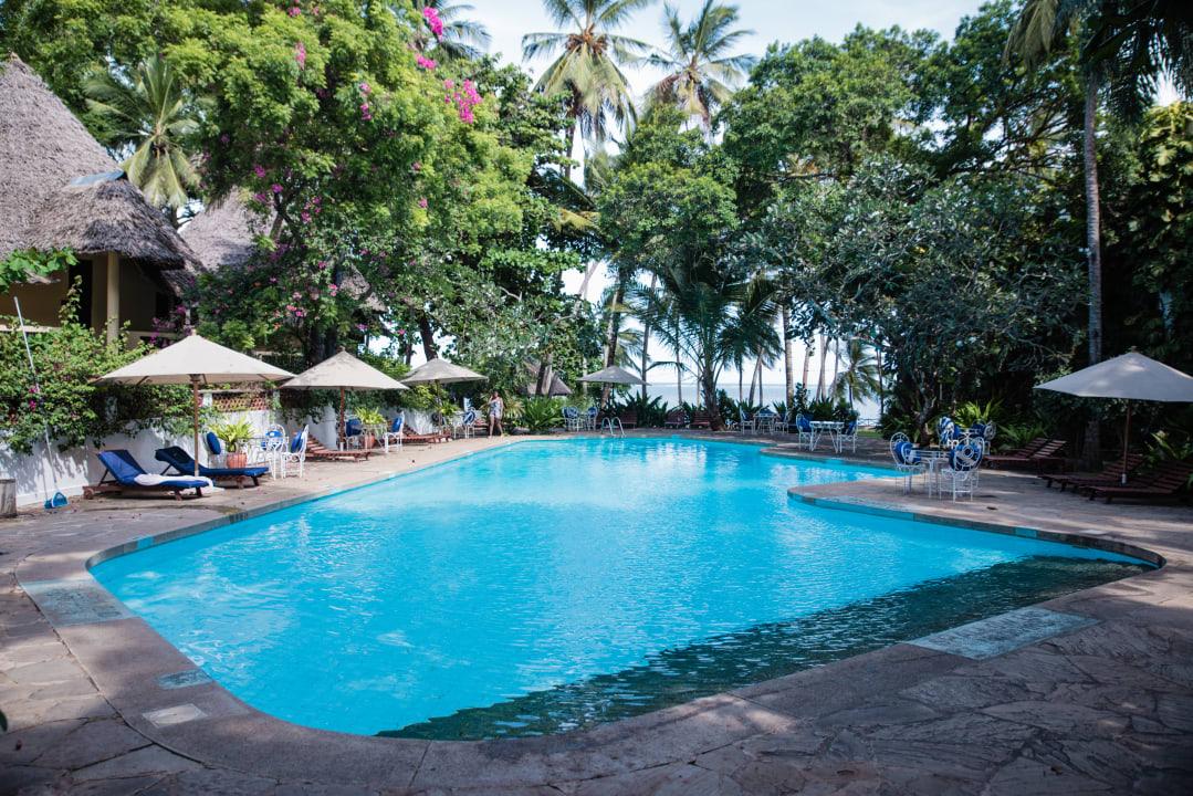Pool Plaza Beach Hotel