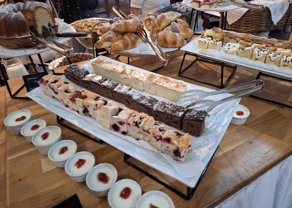 Gastro Metropolitan Old Town Hotel