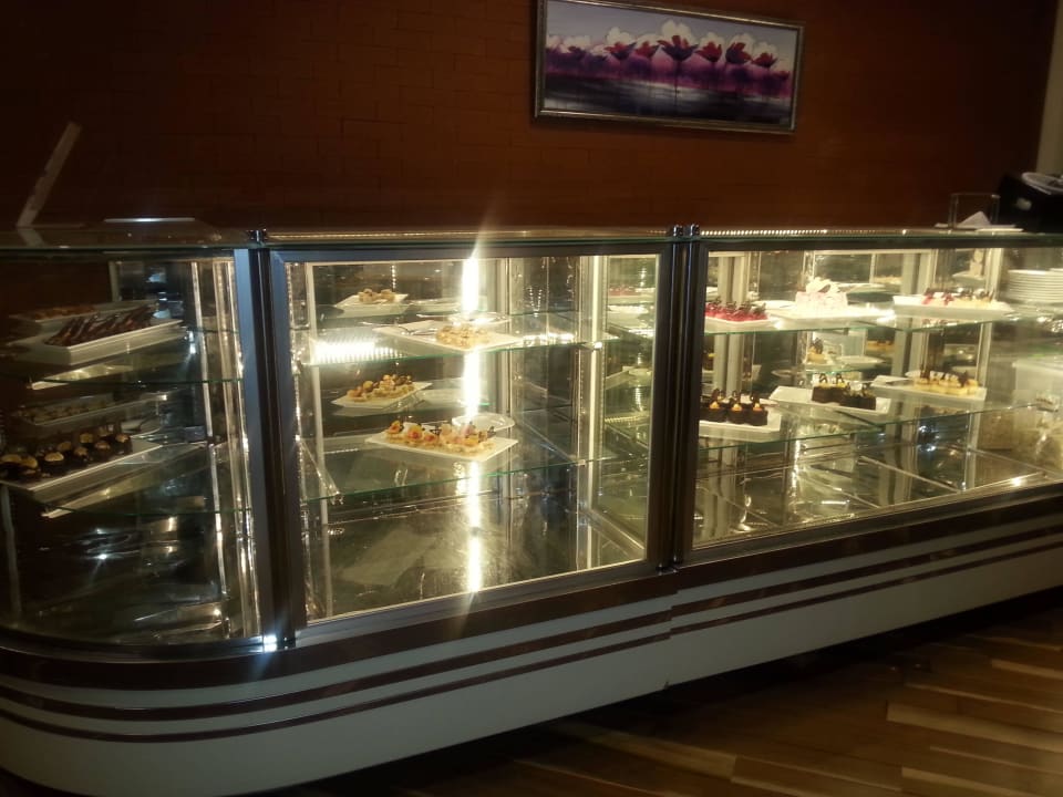 Patisserie geöffnet von 10 - 22 Uhr Asteria Bloom Side