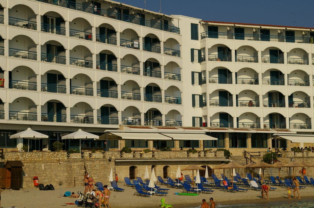 Hotel vom Strand aus Ammon Zeus Luxury Beach Hotel