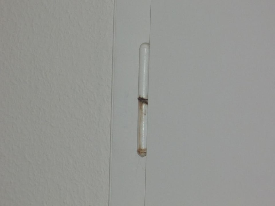 Scharnier in der Badezimmertür Garni Hotel Engel