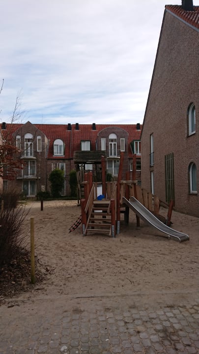 Spielplatz bei den Apartmenthäusern Center Parcs Park Nordseeküste
