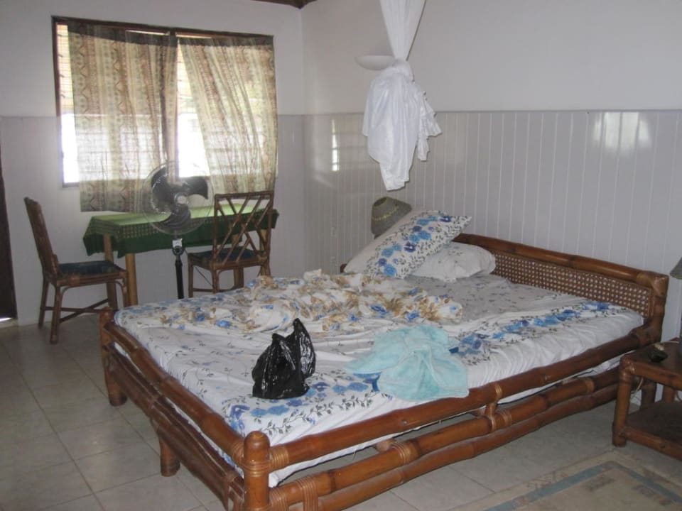 Innenausstattung Zimmer am Fluss Aylos Bay Guest House