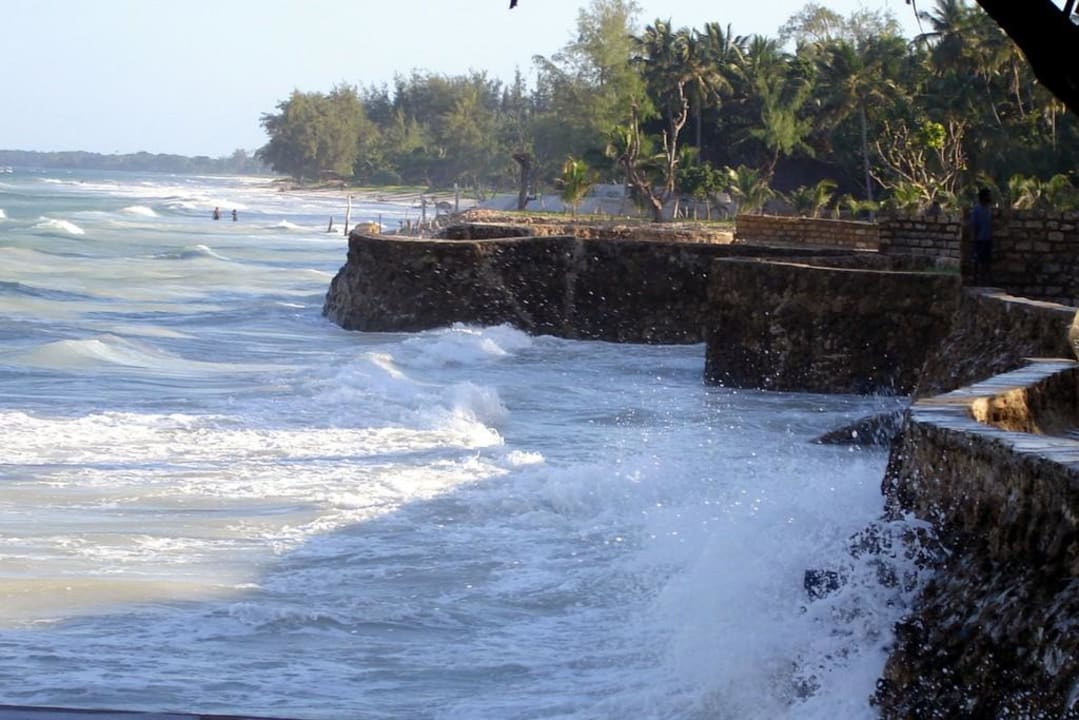 Der Strand bei Flut Neptune Palm Beach Boutique Resort & Spa