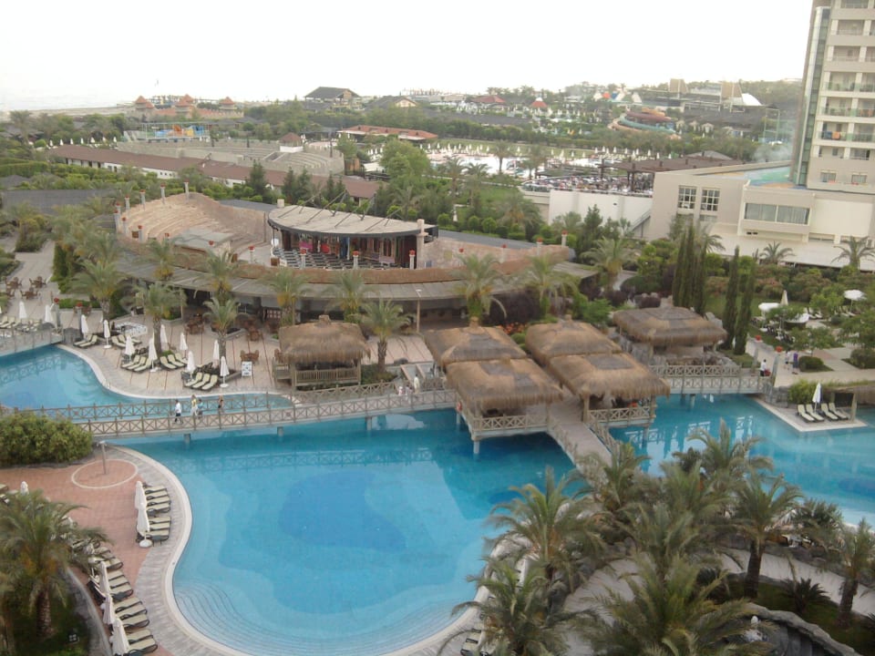 Тайские домики, где можно перекусить Royal Wings Hotel