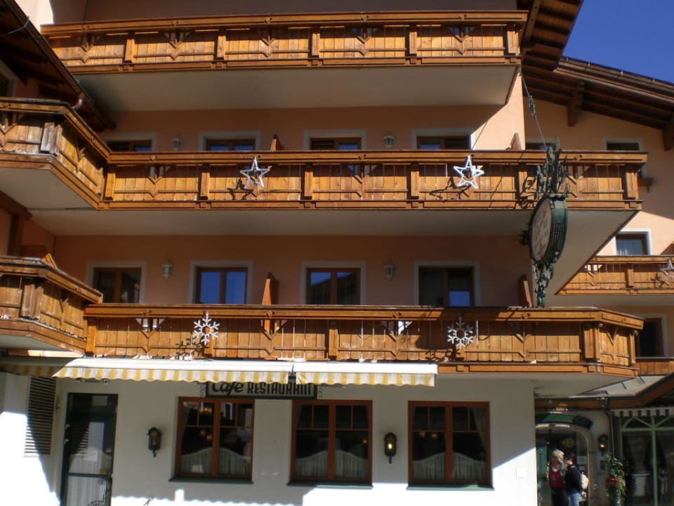 Straßenseite Hotel Wagrainerhof