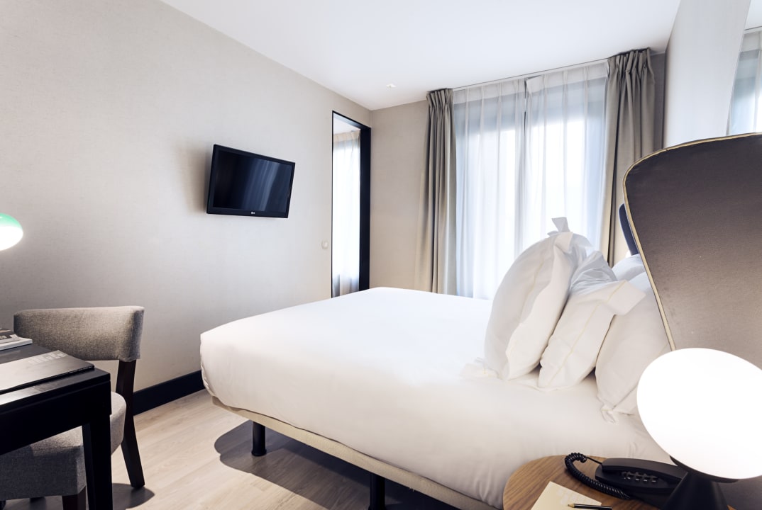 Zimmer One Shot Luchana 22