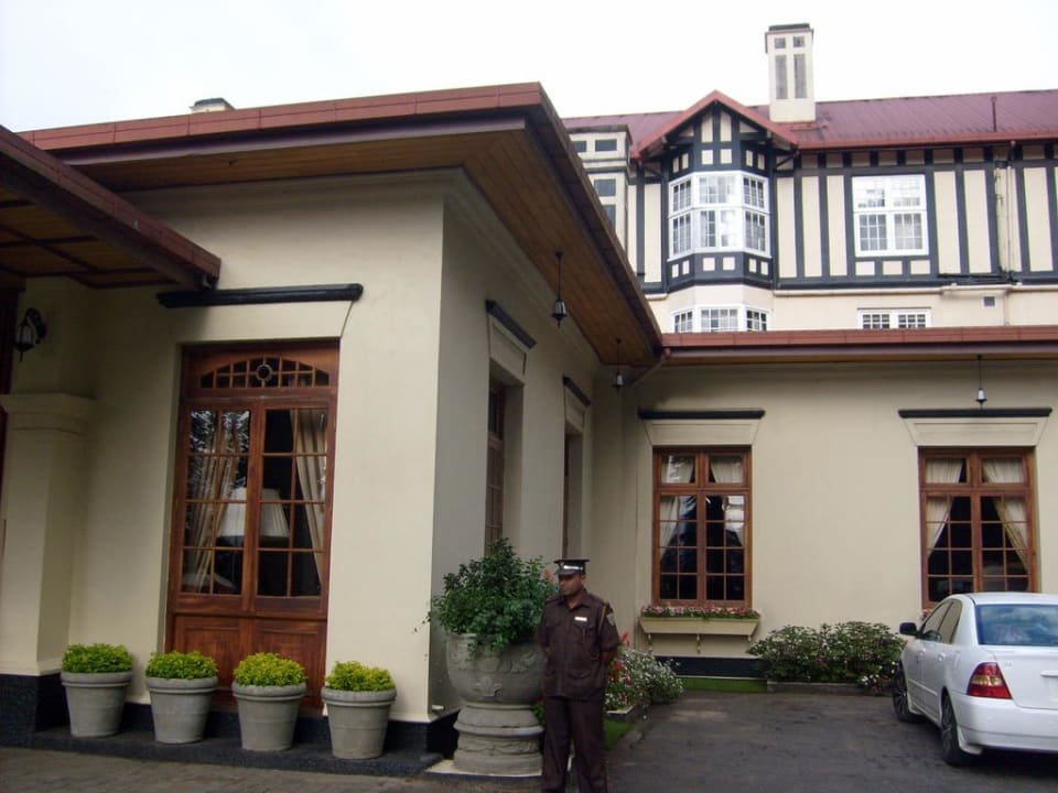 Beim Eingang des Hotels Grand Hotel