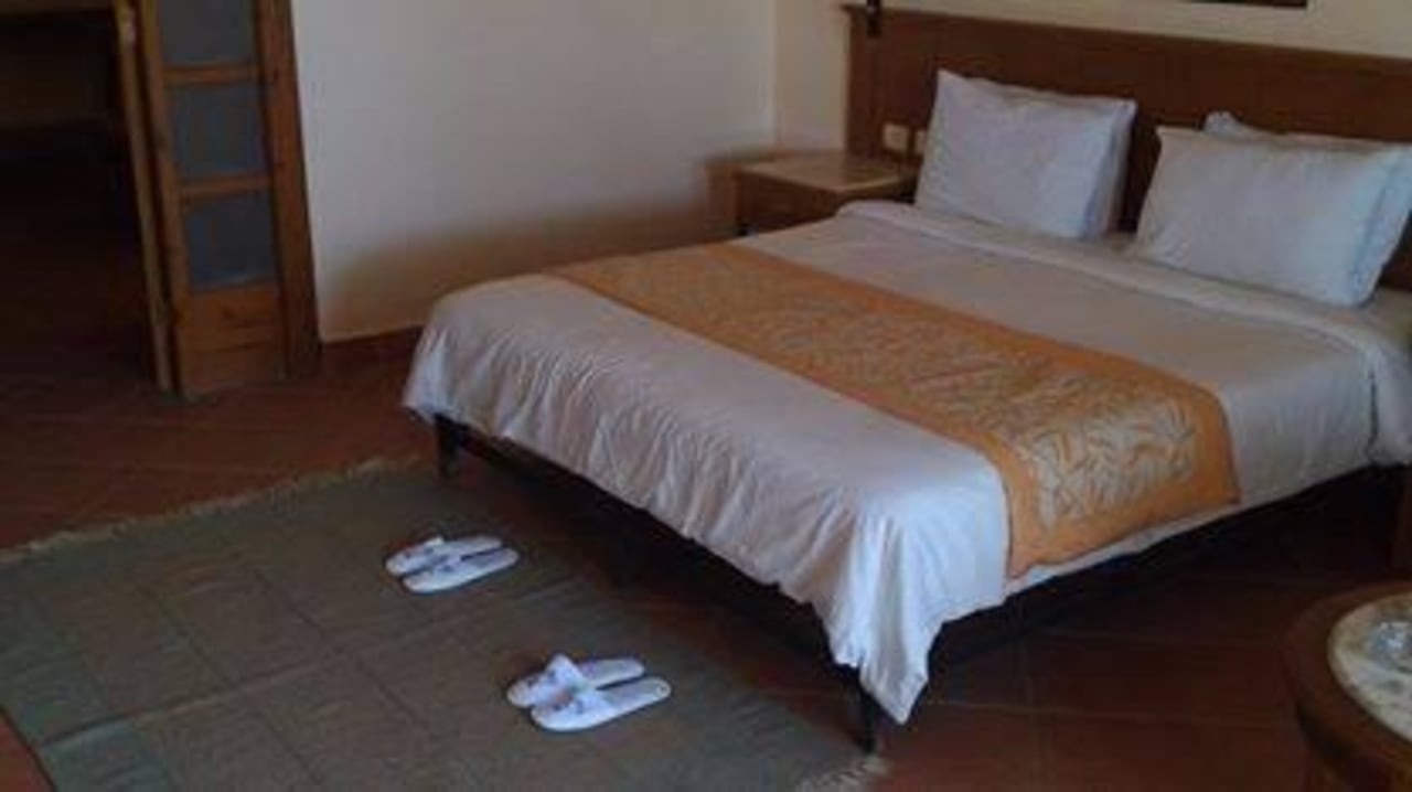 Im Schlafbereich unserer Suite Charmillion Gardens Aquapark