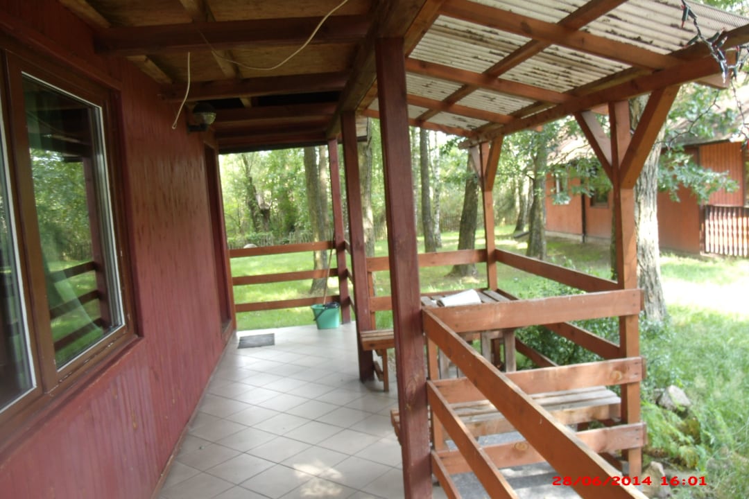 Terrasse und Eingang Center Hotel Bronkow