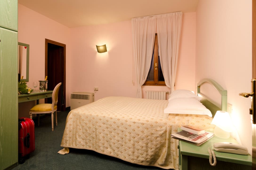 Camera matrimoniale 2° piano Hotel Eden