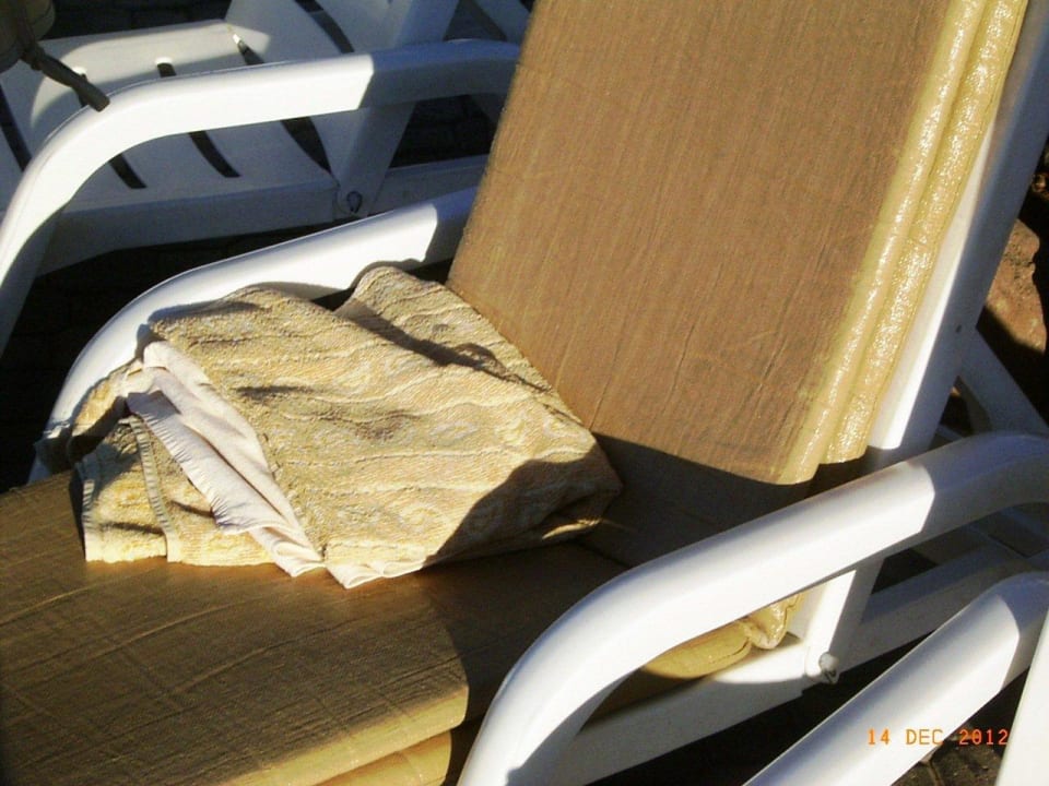 Reservierte Liegen, vor dem Frühstück, natürlich m Hotel Riu Gran Canaria