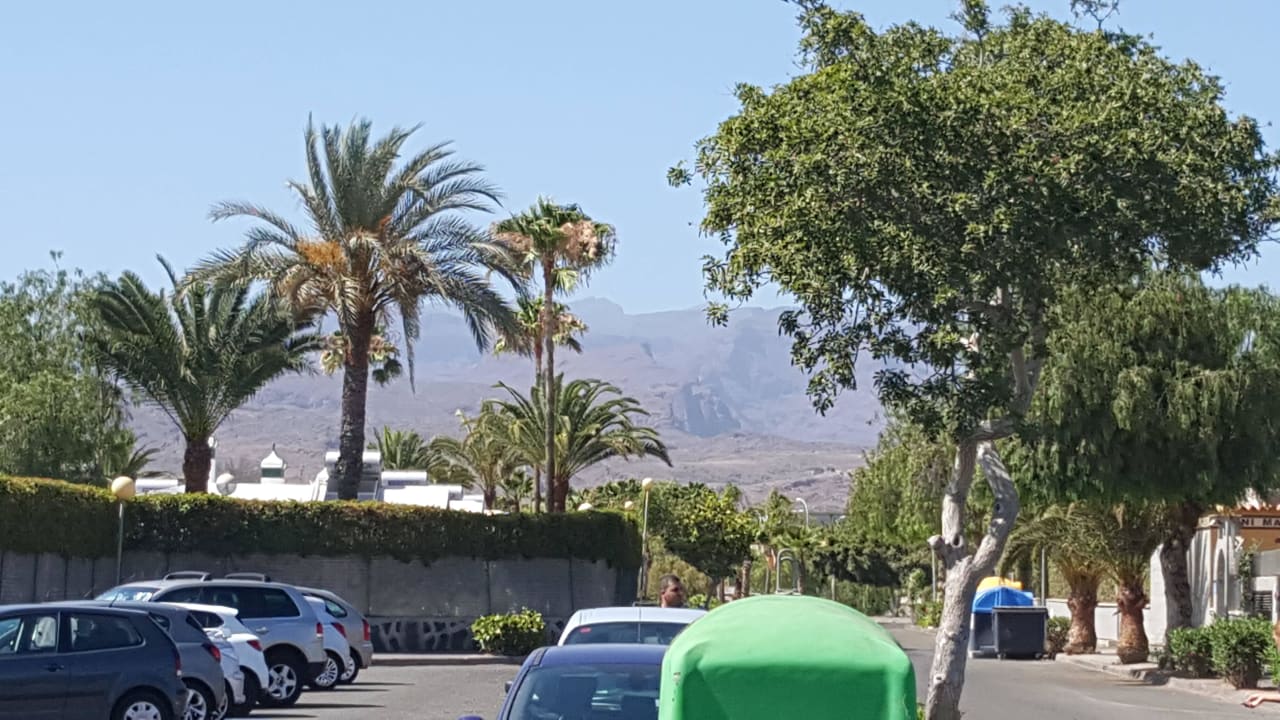 Vor dem Hotel Club Maspalomas Suites & SPA