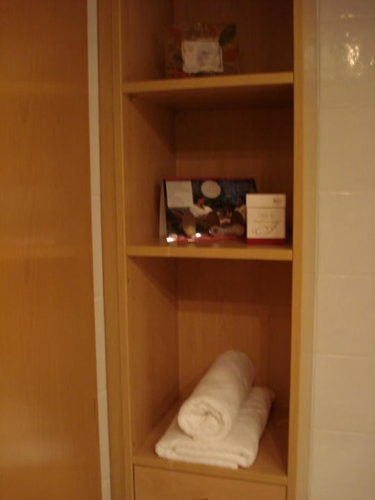 Im Bad hinter der Tür Lindenhof Pure Luxury & Spa DolceVita Resort