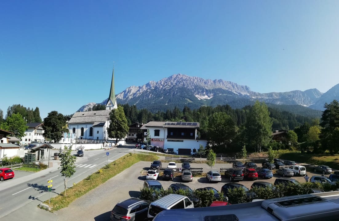 Ausblick Garni Hotel - Das Alpin Kaiserzeit