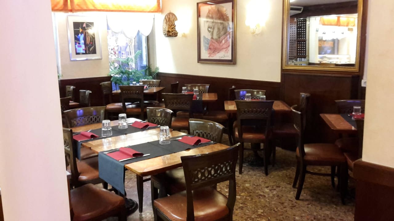 Zwei Restaurantbereiche Albergo San Marco