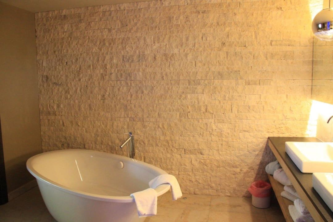 Apartment DeLuxe - Badezimmer STROBLHOF Active Family SPA Resort