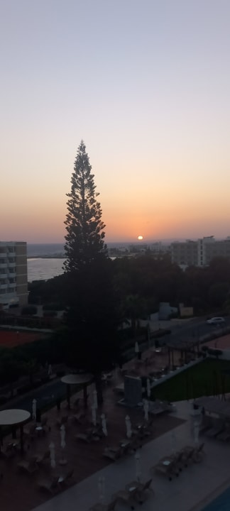 Ausblick Napa Mermaid Hotel & Suites