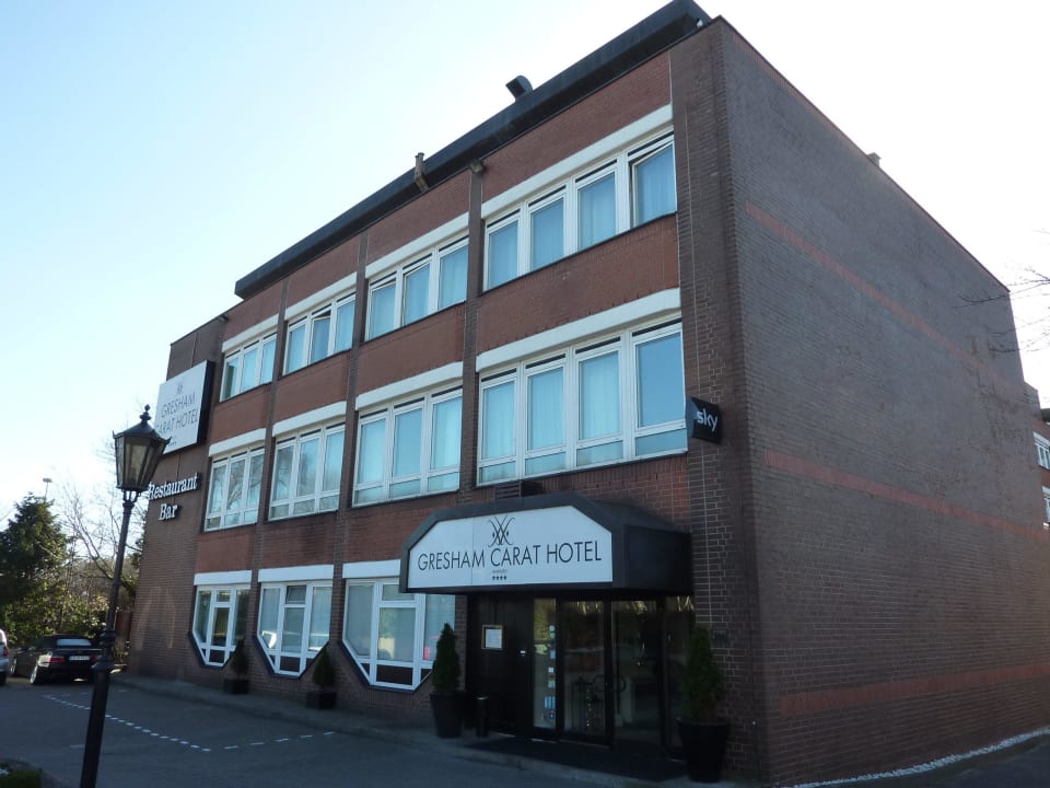 Hoteleingang Leonardo Hotel Hamburg Elbbrücken