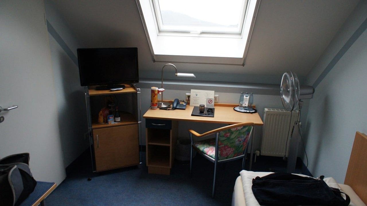 Tisch Hotel Ressmann's Residence