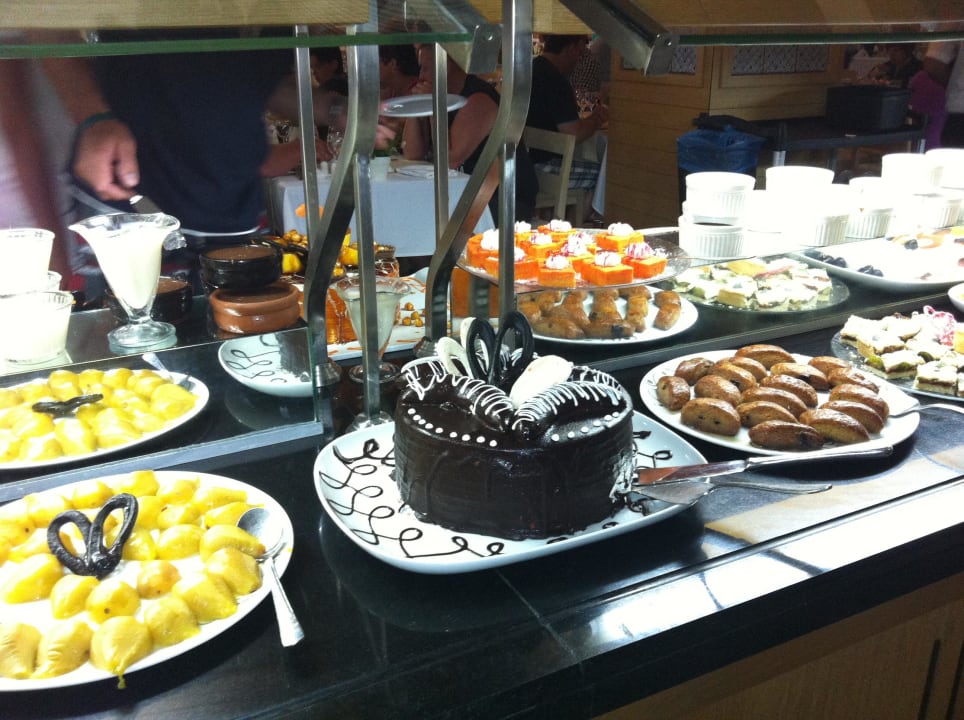 Kuchen Can Garden Resort