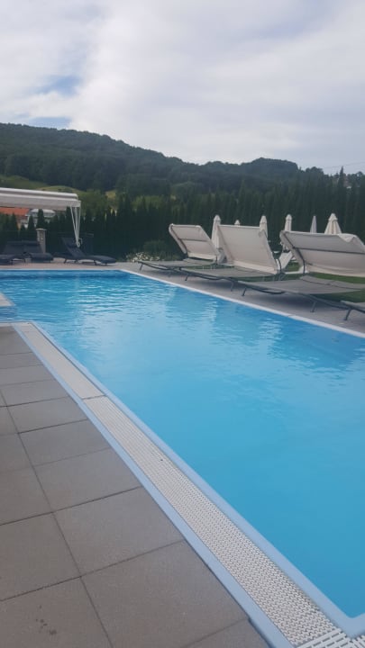 Pool 33° warm  Schlössl Hotel Kindl