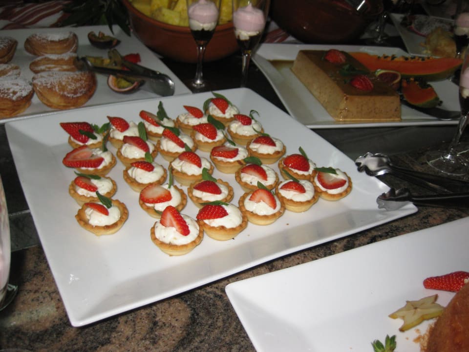 Dessertauswahl Abendessen Lago Garden
