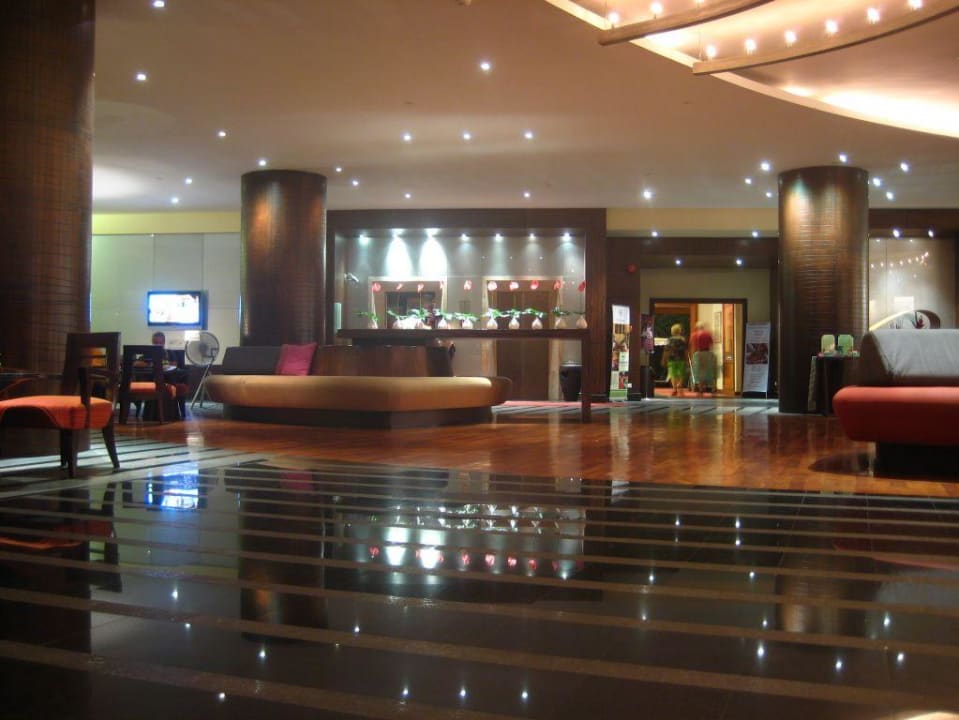 Lobby I. Holiday Inn Resort Phuket