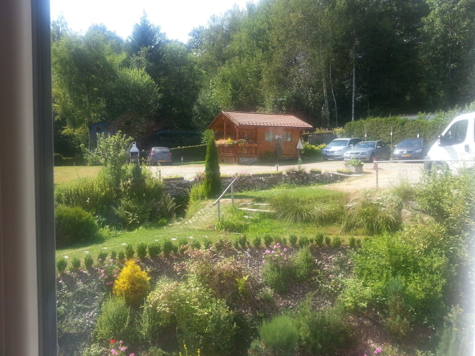 Blick in den Garten Hotel Brunnenhof